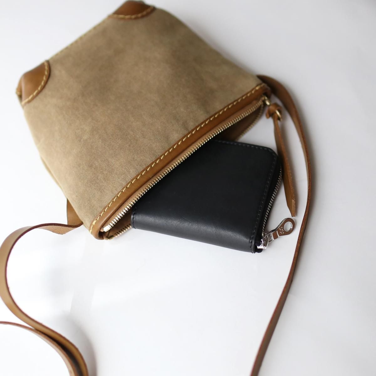 Tochca Aimer Round Zip Wallet S Black