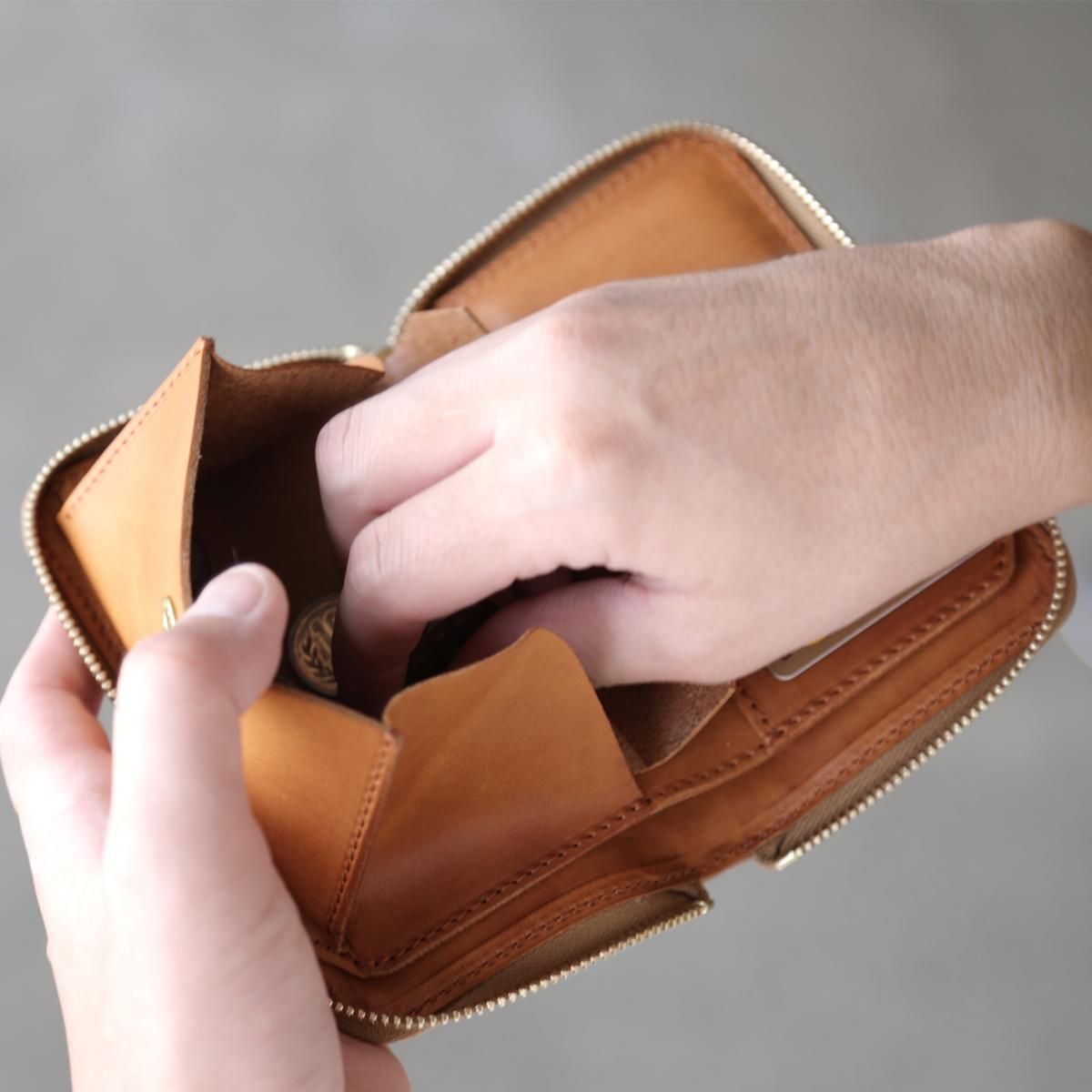 Tochca Aimer Round Zip Wallet  Black